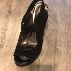 Black velvet strappy heel